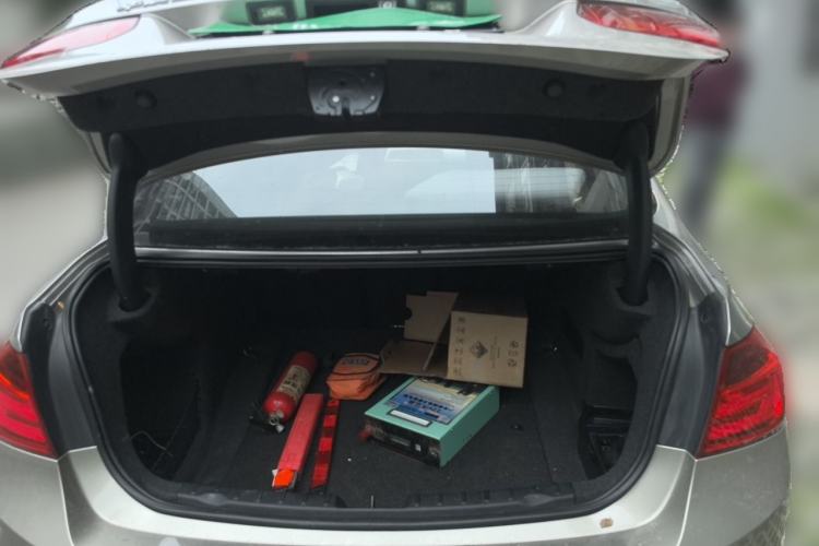 Used BMW 3 Series 2014 320i Sport Edition Trunk