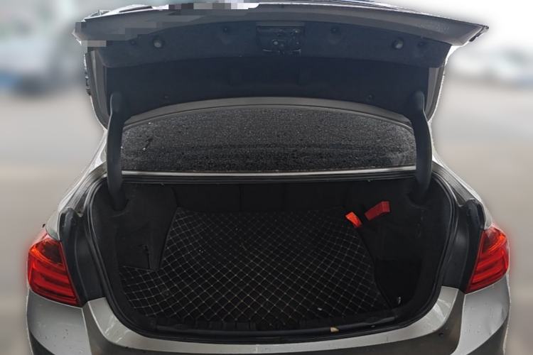 Used BMW 3 Series 2014 320Li Fashion Model Trunk