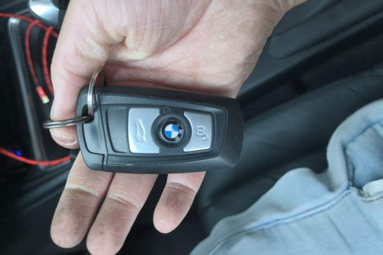 Used BMW 3 Series 2014 320i Sport Edition Vehicle Key