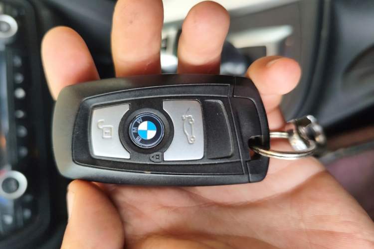Used BMW 3 Series 2014 320i Sport Edition Vehicle Key