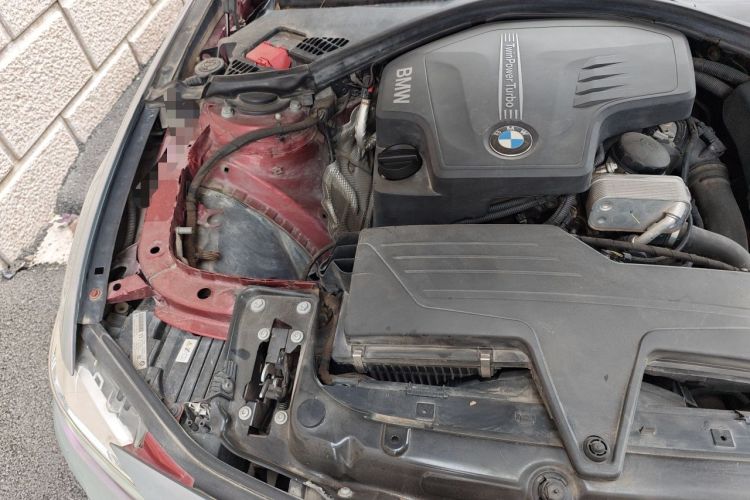 Used BMW 3 Series 2014 320i Sport Edition Engine Bay Right