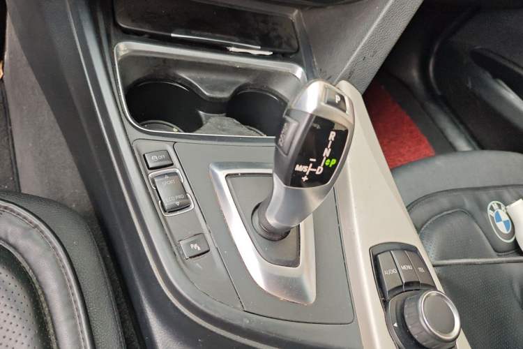 Used BMW 3 Series 2014 320i Sport Edition Gear Lever