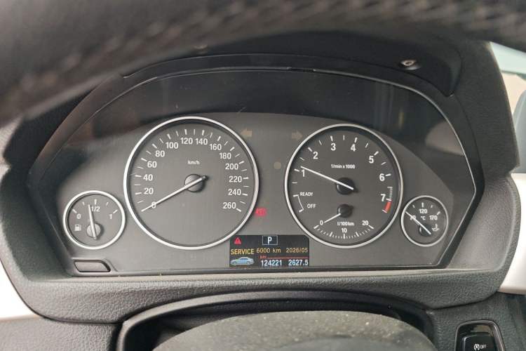 Used BMW 3 Series 2014 320i Sport Edition Instrument Cluster