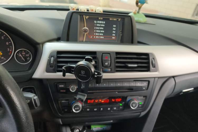 Used BMW 3 Series 2014 320Li Fashion Model Audio And AC Panel