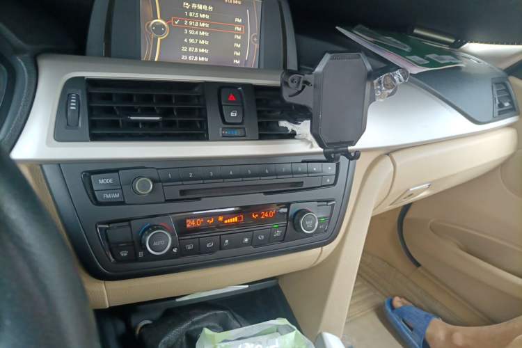 Used BMW 3 Series 2014 320Li Fashion Model Audio And AC Panel