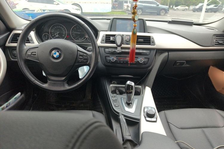 Used BMW 3 Series 2014 320Li Fashion Model Center Console
