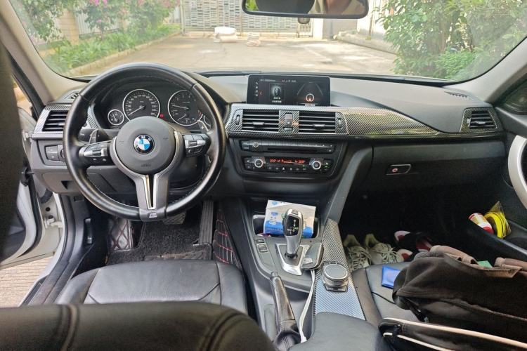 Used BMW 3 Series 2014 320i Sport Edition Center Console