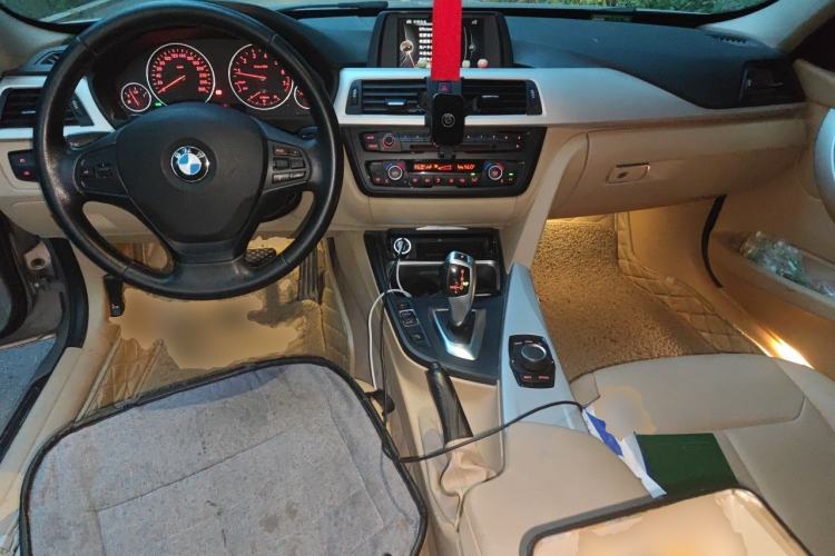 Used BMW 3 Series 2014 320Li Fashion Model Center Console