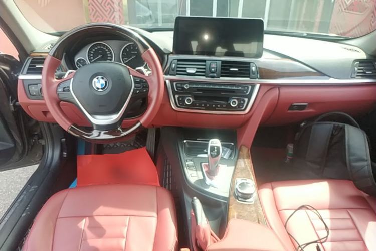 Used BMW 3 Series 2014 320Li Luxury Design Package Center Console
