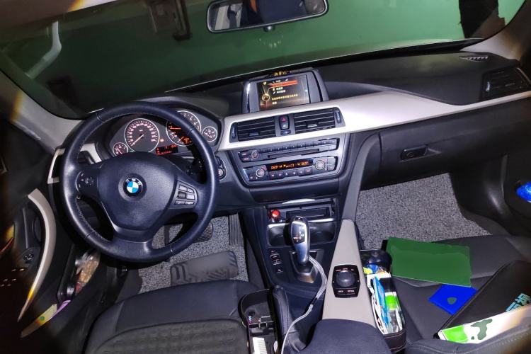 Used BMW 3 Series 2014 320Li Fashion Model Center Console