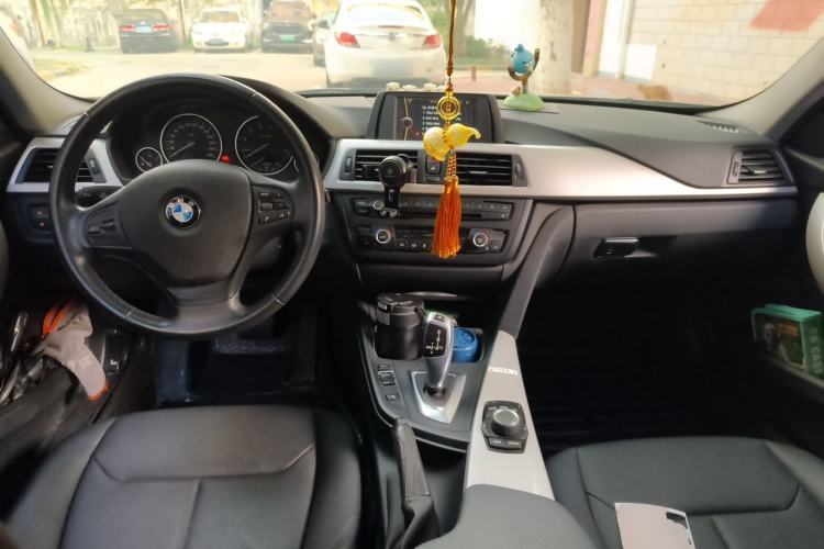 Used BMW 3 Series 2014 320Li Fashion Model Center Console