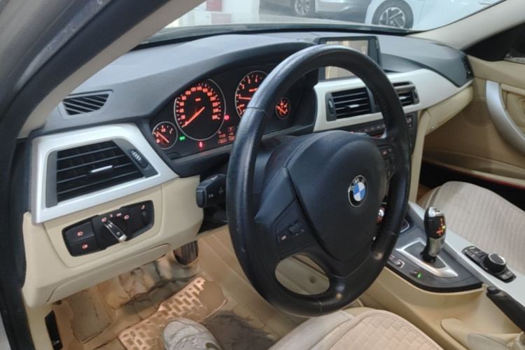 Used BMW 3 Series 2014 320Li Fashion Model Center Console