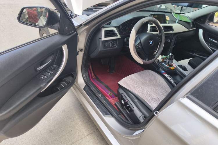 Used BMW 3 Series 2014 320i Sport Edition Driver Seat
