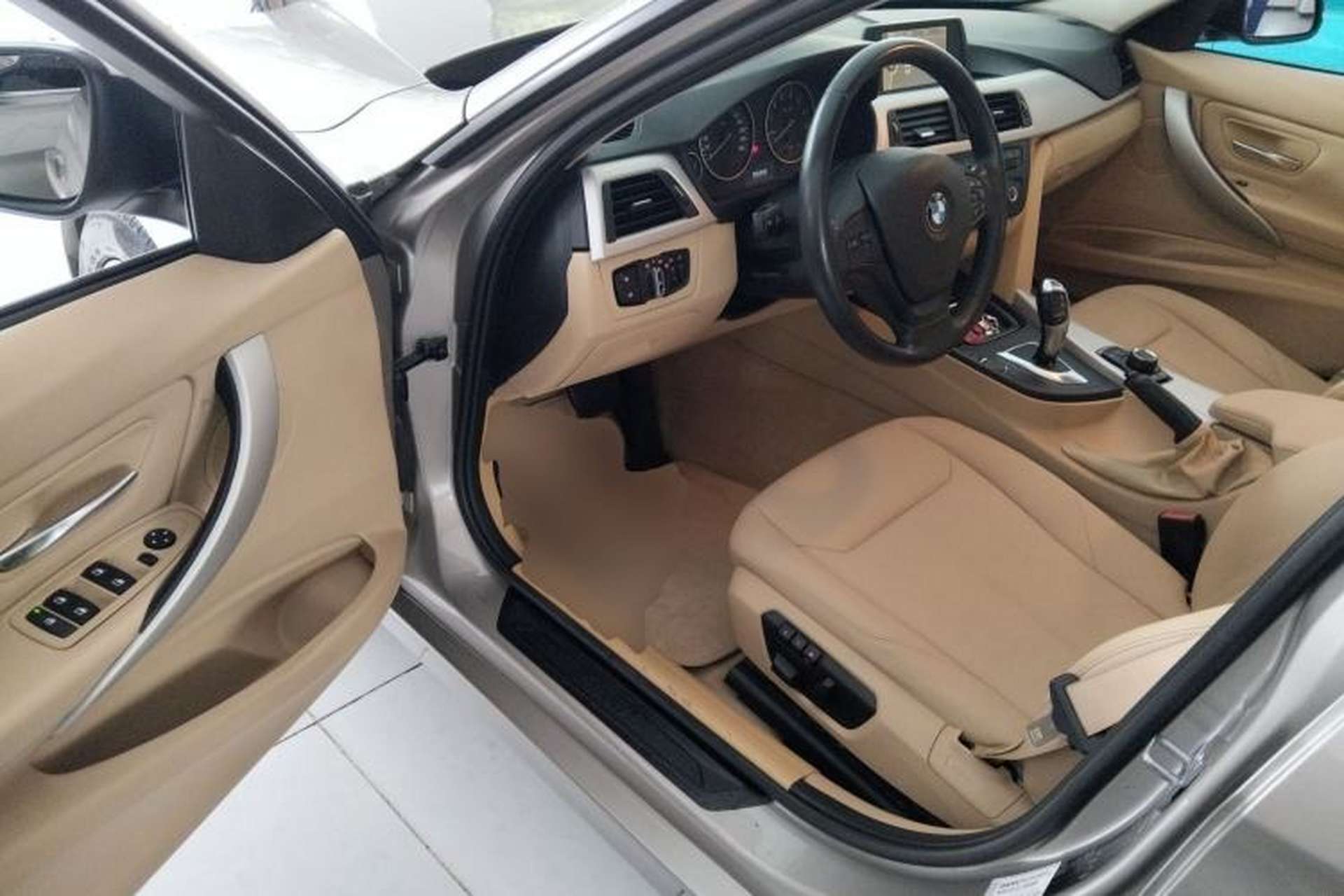 Used BMW 3 Series 2014 320i Active Edition Driver Seat