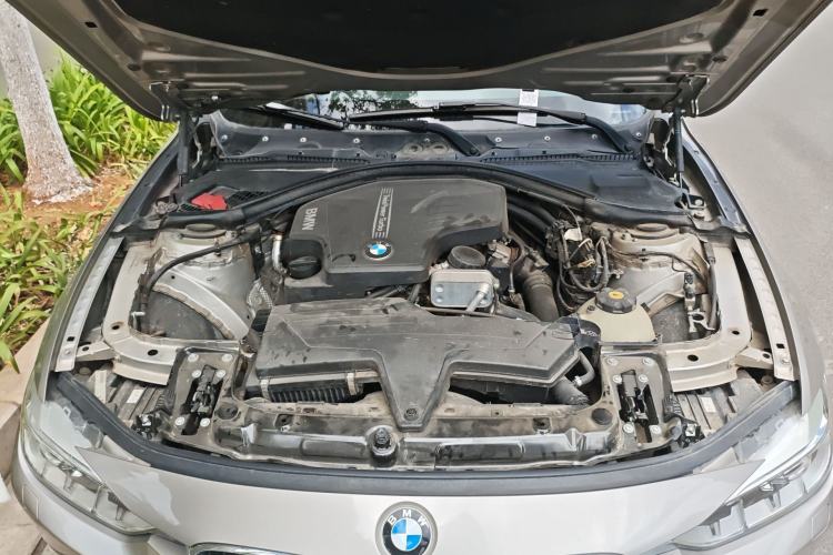 Used BMW 3 Series 2014 320Li Fashion Model Engine Bay