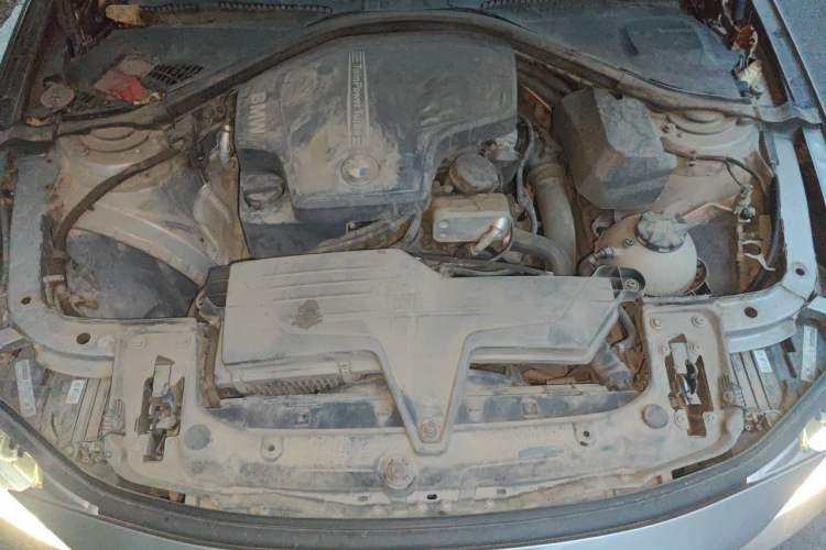 Used BMW 3 Series 2014 320Li Fashion Model Engine Bay