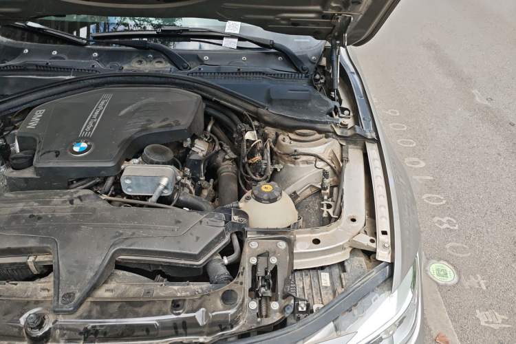 Used BMW 3 Series 2014 320Li Fashion Model Engine Bay Left
