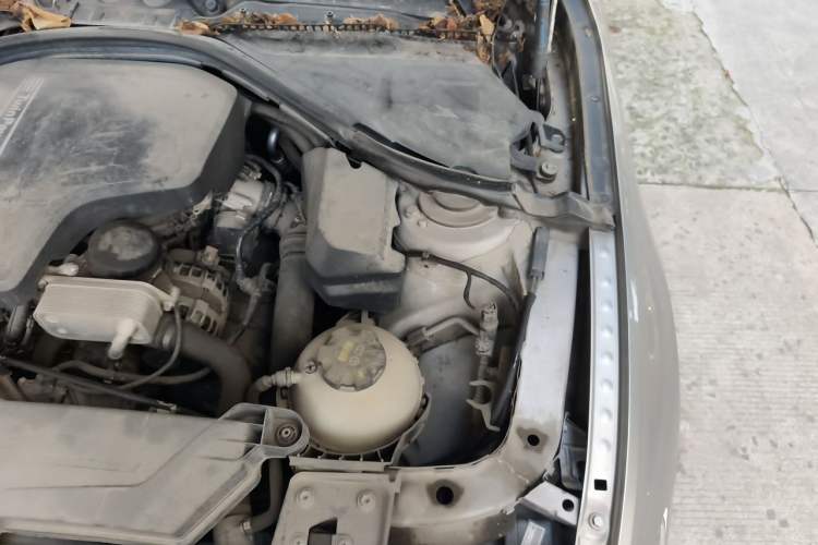 Used BMW 3 Series 2014 320Li Fashion Model Engine Bay Left