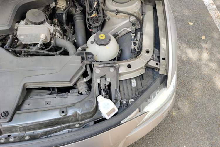 Used BMW 3 Series 2014 320i Sport Design Package Engine Bay Left