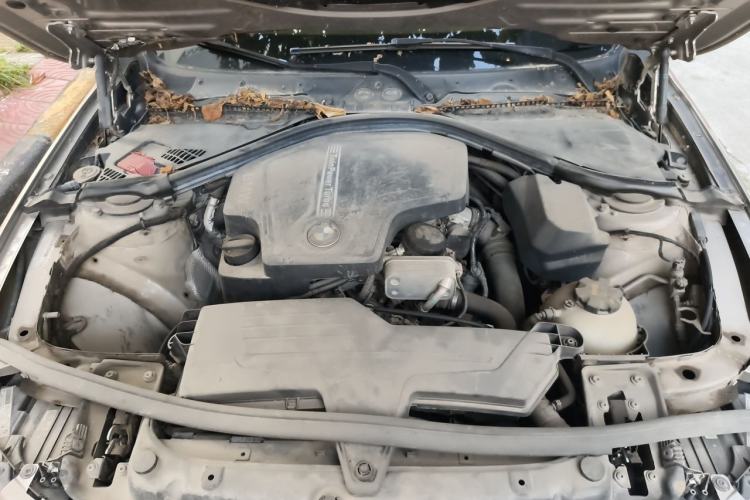 Used BMW 3 Series 2014 320Li Fashion Model Engine Bay