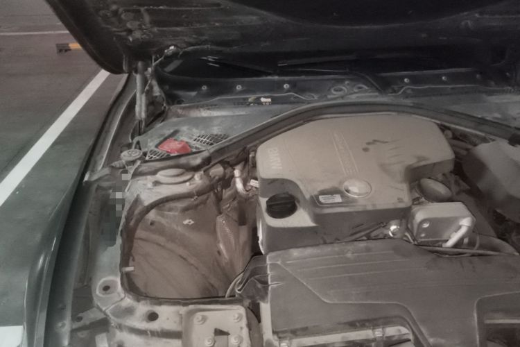 Used BMW 3 Series 2014 320i Sport Design Package Engine Bay Right