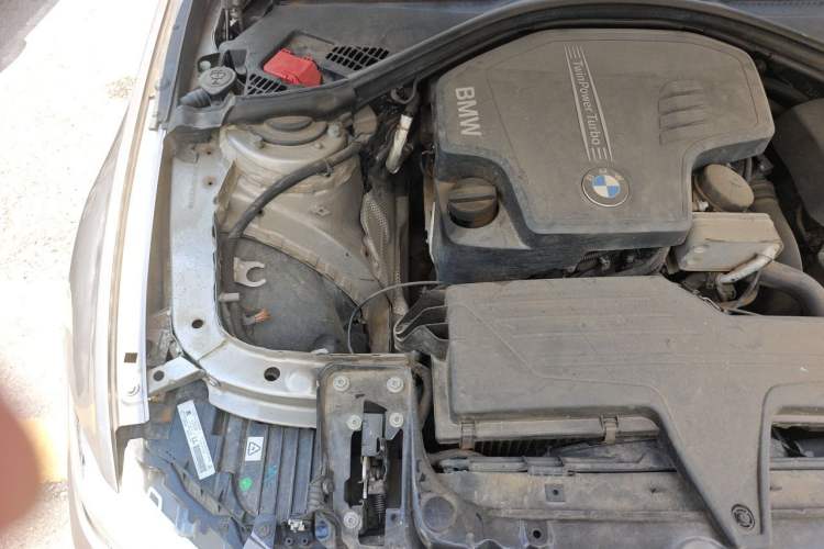 Used BMW 3 Series 2014 320i Sport Edition Engine Bay Right
