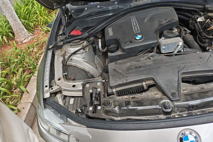 Used BMW 3 Series 2014 320Li Fashion Model Engine Bay Right