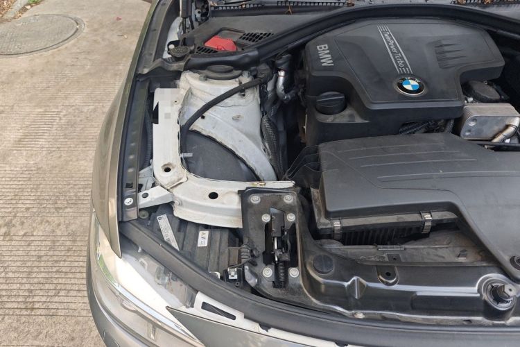 Used BMW 3 Series 2014 320i Sport Edition Engine Bay Right
