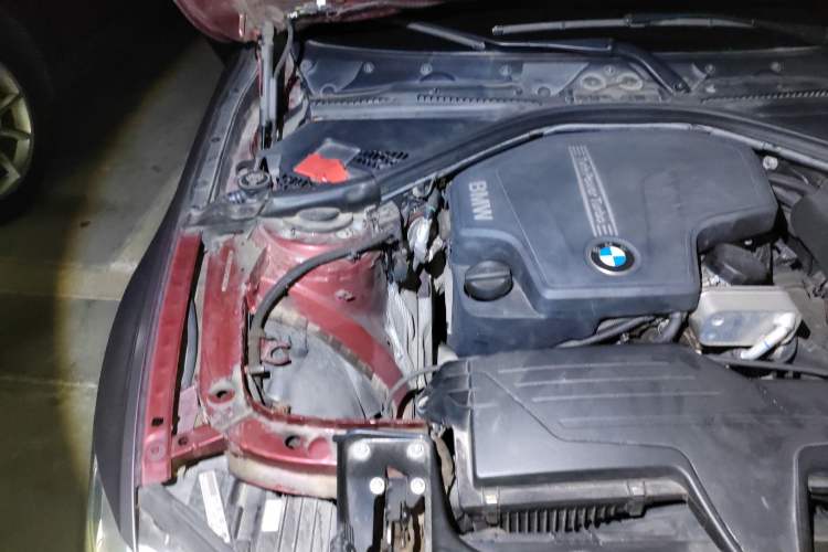 Used BMW 3 Series 2014 320Li Fashion Model Engine Bay Right