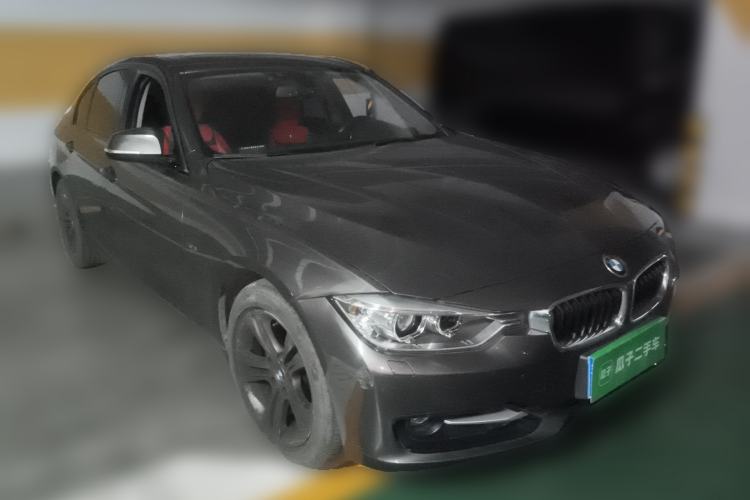 Used BMW 3 Series 2014 320i Sport Design Package Front Right 45 Deg