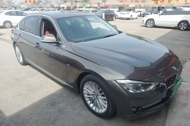 Used BMW 3 Series 2014 320Li Luxury Design Package Front Right 45 Deg