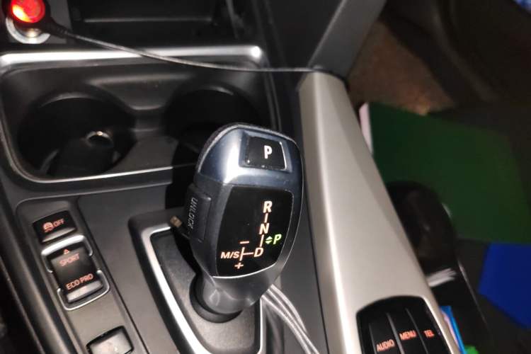 Used BMW 3 Series 2014 320Li Fashion Model Gear Lever