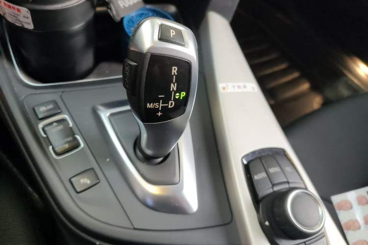 Used BMW 3 Series 2014 320Li Fashion Model Gear Lever