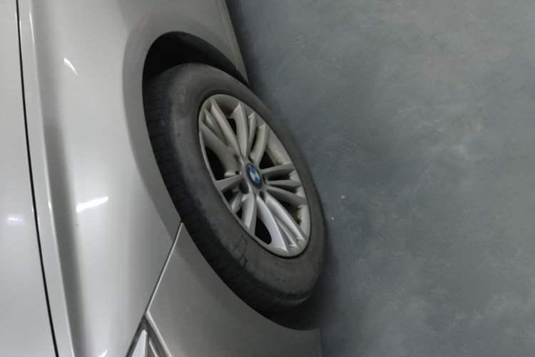 Used BMW 3 Series 2014 320Li Fashion Model Left Front Wheel Hub