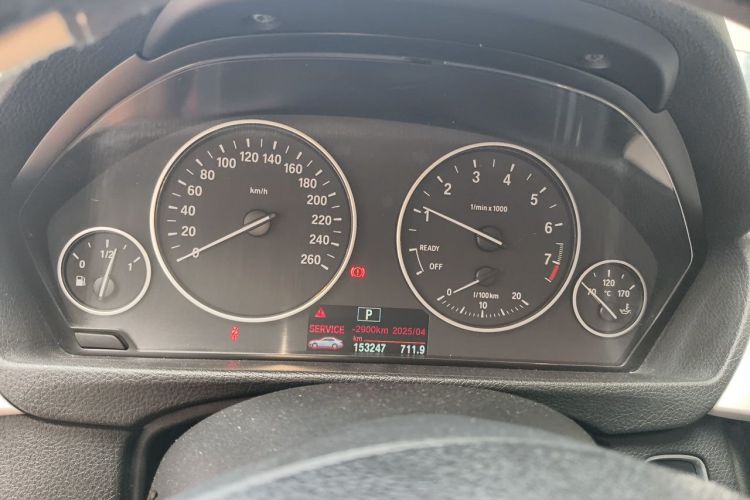 Used BMW 3 Series 2014 320i Sport Edition Odometer Close Up