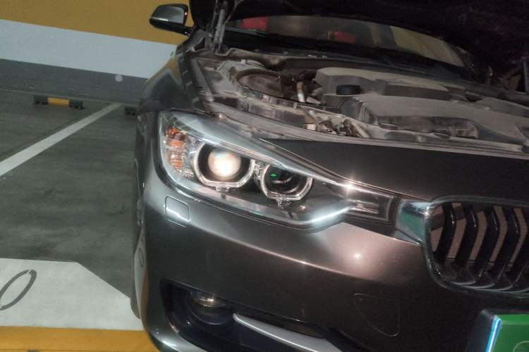 Used BMW 3 Series 2014 320i Sport Design Package Right Front Headlight