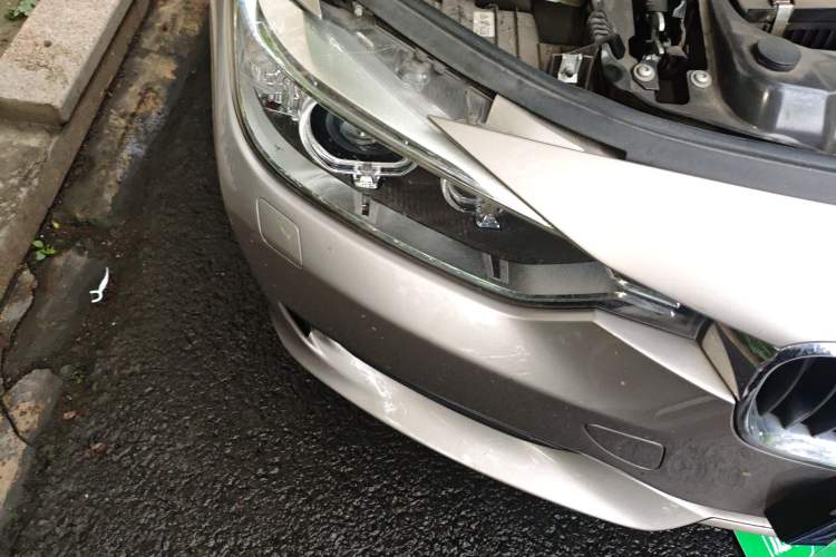 Used BMW 3 Series 2014 320i Sport Edition Right Front Headlight