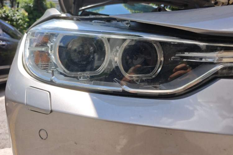 Used BMW 3 Series 2014 320i Sport Edition Right Front Headlight