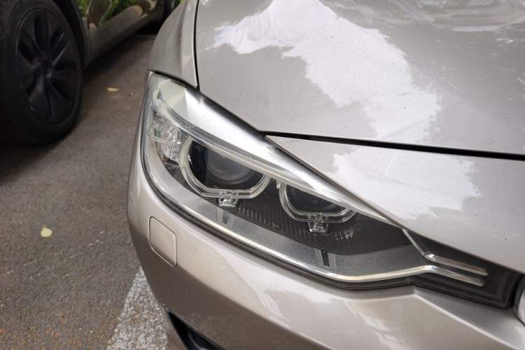 Used BMW 3 Series 2014 320i Sport Design Package Right Front Headlight