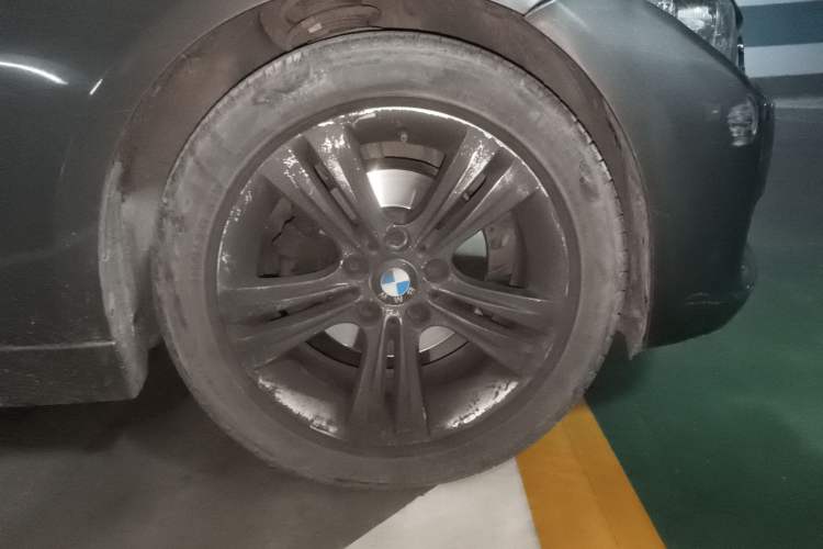 Used BMW 3 Series 2014 320i Sport Design Package Right Front Wheel Hub