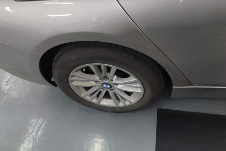 Used BMW 3 Series 2014 320Li Fashion Model Right Rear Wheel Hub