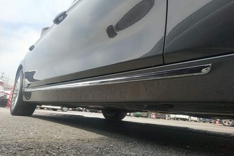 Used BMW 3 Series 2014 320Li Luxury Design Package Right Side Sill
