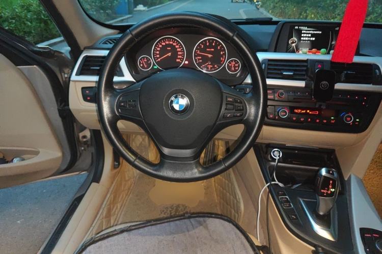 Used BMW 3 Series 2014 320Li Fashion Model Steering Wheel