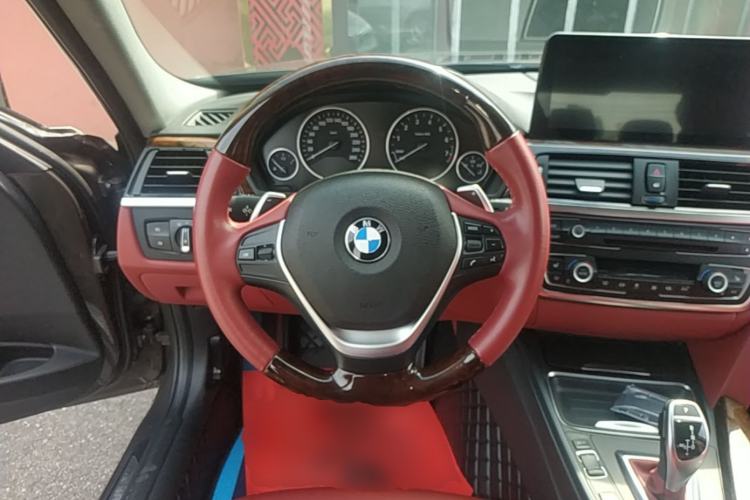 Used BMW 3 Series 2014 320Li Luxury Design Package Steering Wheel