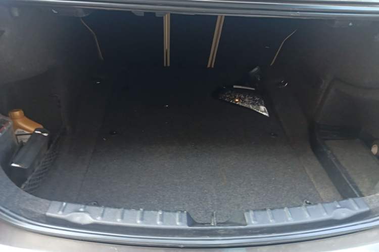 Used BMW 3 Series 2014 320i Active Edition Trunk