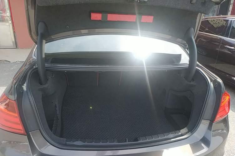 Used BMW 3 Series 2014 320Li Luxury Design Package Trunk