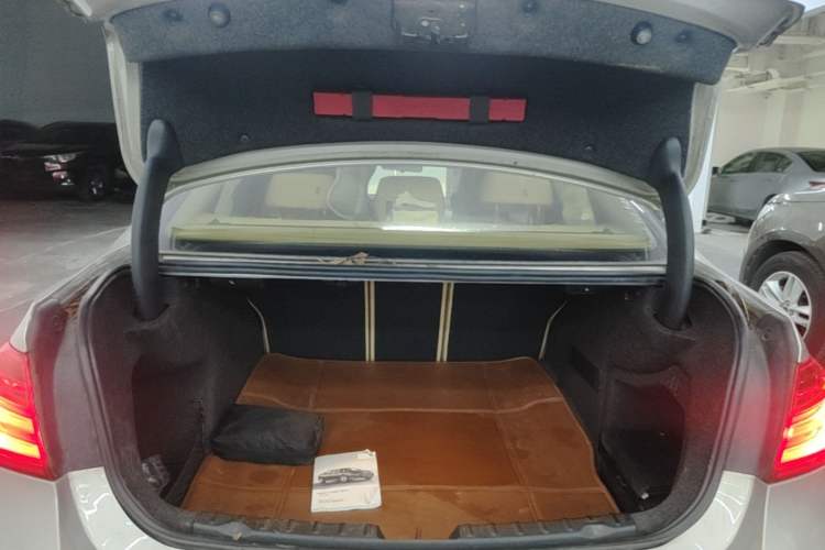 Used BMW 3 Series 2014 320Li Fashion Model Trunk