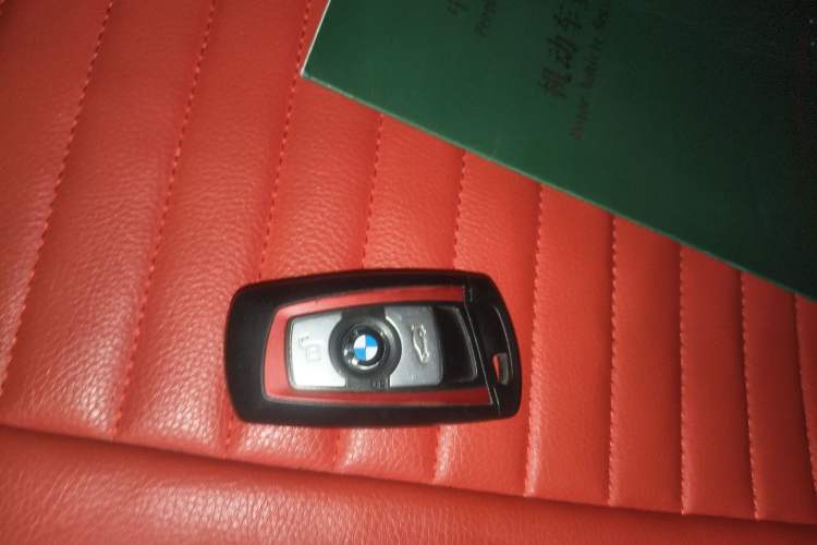 Used BMW 3 Series 2014 320i Sport Design Package Vehicle Key