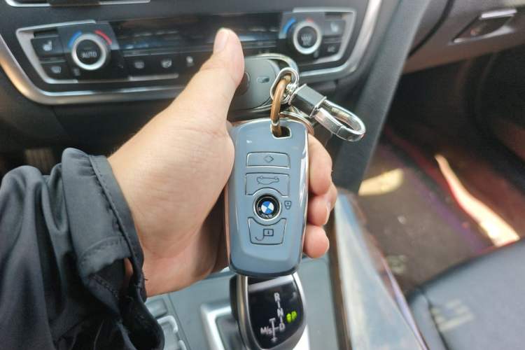 Used BMW 3 Series 2014 320i Sport Edition Vehicle Key