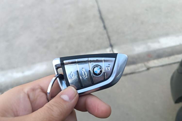 Used BMW 3 Series 2014 320i Active Edition Vehicle Key